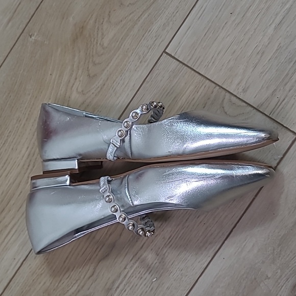 Boden Elegant Silver Women's Shoes with Pearl Detail Size 39/8 - Picture 4 of 9